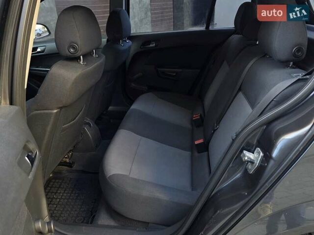 Опель Астра 2012 у Тернополі на Automoto.ua Сірий Опель Астра, об'ємом двигуна 1.6 л та пробігом 197 тис. км за 5399 $, фото 26 на Automoto.ua