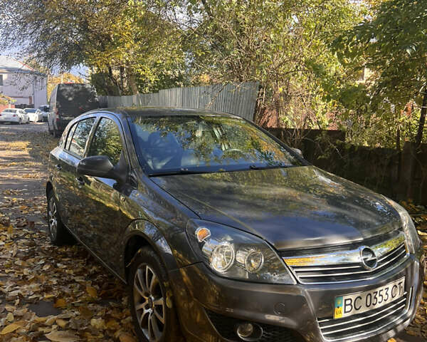 Опель Астра 2012 в Львове на Automoto.ua Серый Опель Астра, объемом двигателя 1.6 л и пробегом 123 тыс. км за 6500 $, фото 1 на Automoto.ua
