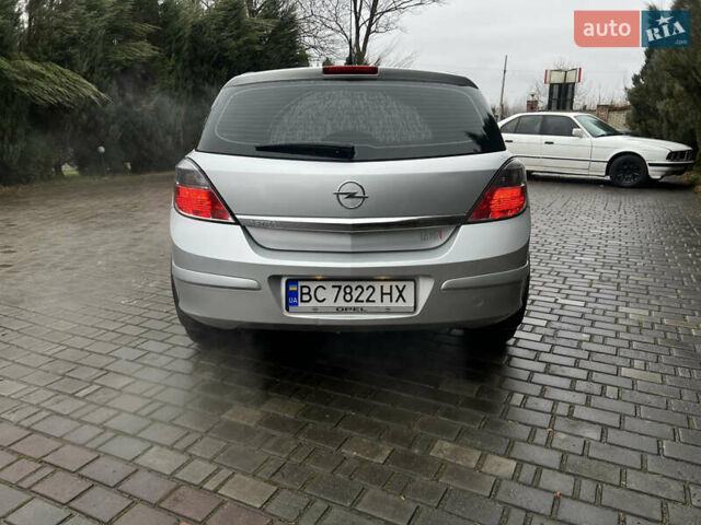 Серый Опель Астра, объемом двигателя 1.6 л и пробегом 130 тыс. км за 5999 $, фото 8 на Automoto.ua