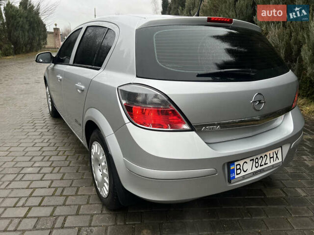 Серый Опель Астра, объемом двигателя 1.6 л и пробегом 130 тыс. км за 5999 $, фото 3 на Automoto.ua