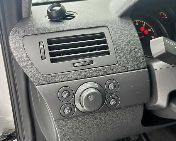 Серый Опель Астра, объемом двигателя 1.6 л и пробегом 161 тыс. км за 5500 $, фото 16 на Automoto.ua