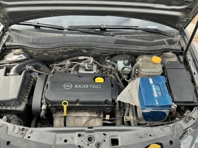 Серый Опель Астра, объемом двигателя 1.6 л и пробегом 209 тыс. км за 4100 $, фото 11 на Automoto.ua