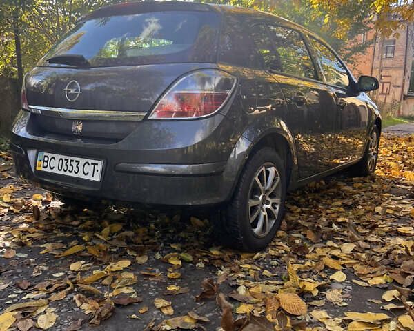 Опель Астра 2012 в Львове на Automoto.ua Серый Опель Астра, объемом двигателя 1.6 л и пробегом 123 тыс. км за 6500 $, фото 4 на Automoto.ua