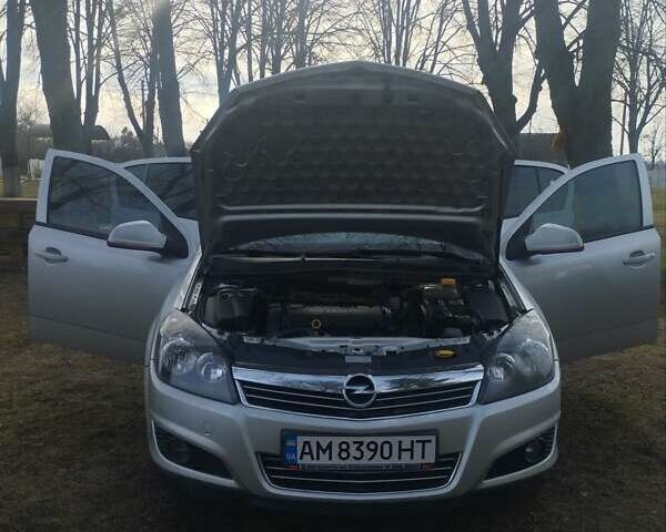 Серый Опель Астра, объемом двигателя 1.6 л и пробегом 187 тыс. км за 5350 $, фото 10 на Automoto.ua