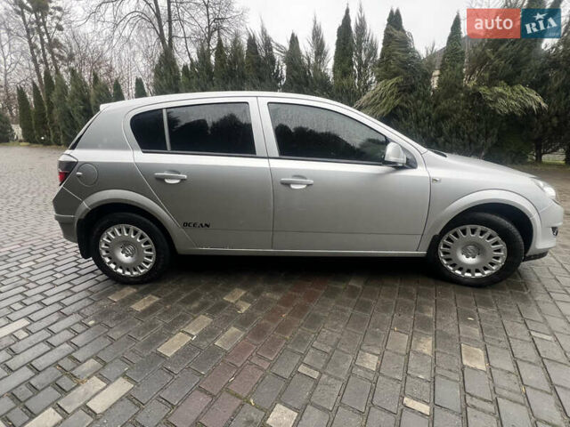 Серый Опель Астра, объемом двигателя 1.6 л и пробегом 130 тыс. км за 5999 $, фото 7 на Automoto.ua