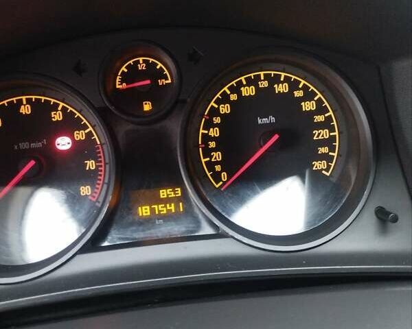 Серый Опель Астра, объемом двигателя 1.6 л и пробегом 187 тыс. км за 5350 $, фото 4 на Automoto.ua