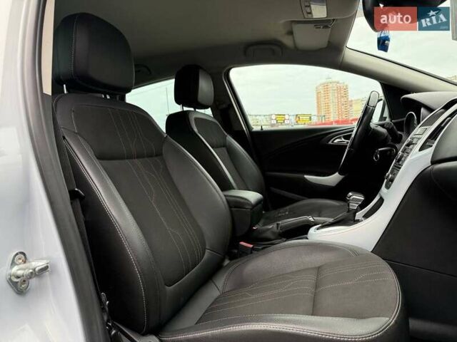 Опель Астра 2012 у Києві на Automoto.ua Сірий Опель Астра, об'ємом двигуна 1.6 л та пробігом 245 тис. км за 8490 $, фото 11 на Automoto.ua