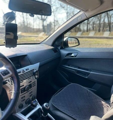 Серый Опель Астра, объемом двигателя 1.6 л и пробегом 189 тыс. км за 5500 $, фото 12 на Automoto.ua