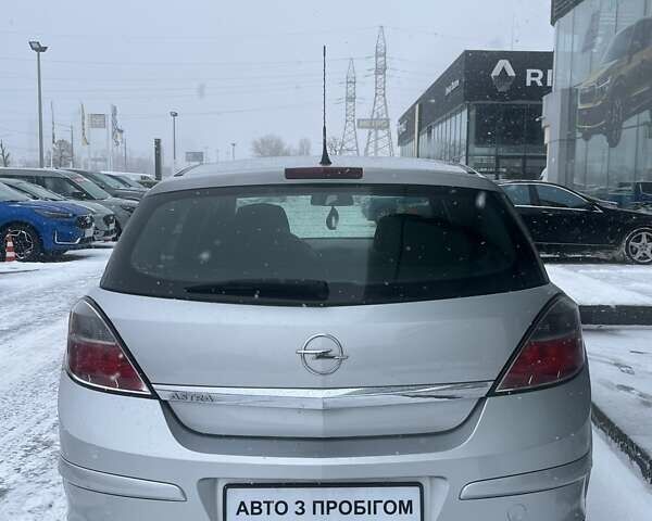 Серый Опель Астра, объемом двигателя 1.6 л и пробегом 161 тыс. км за 5500 $, фото 6 на Automoto.ua
