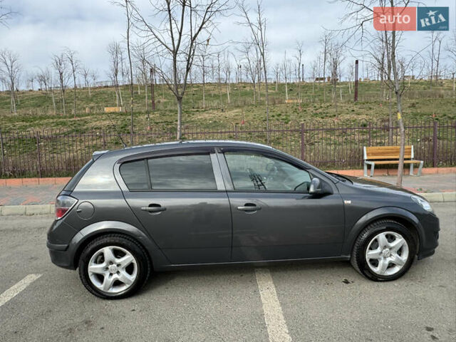 Серый Опель Астра, объемом двигателя 1.6 л и пробегом 155 тыс. км за 5500 $, фото 16 на Automoto.ua