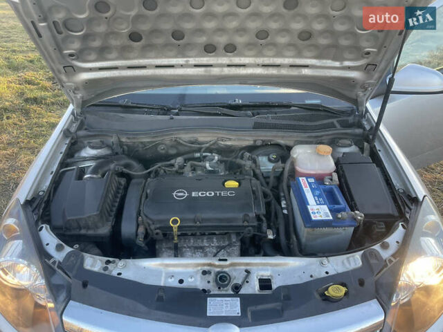 Серый Опель Астра, объемом двигателя 1.6 л и пробегом 270 тыс. км за 5850 $, фото 11 на Automoto.ua