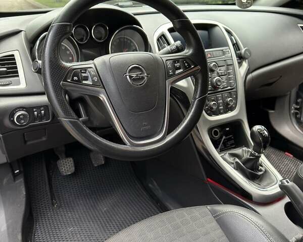 Серый Опель Астра, объемом двигателя 1.4 л и пробегом 163 тыс. км за 10500 $, фото 15 на Automoto.ua