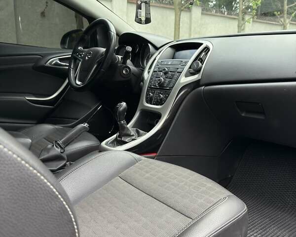 Серый Опель Астра, объемом двигателя 1.4 л и пробегом 163 тыс. км за 10500 $, фото 12 на Automoto.ua