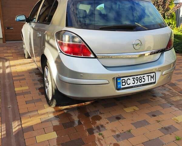 Серый Опель Астра, объемом двигателя 1.6 л и пробегом 139 тыс. км за 5999 $, фото 8 на Automoto.ua