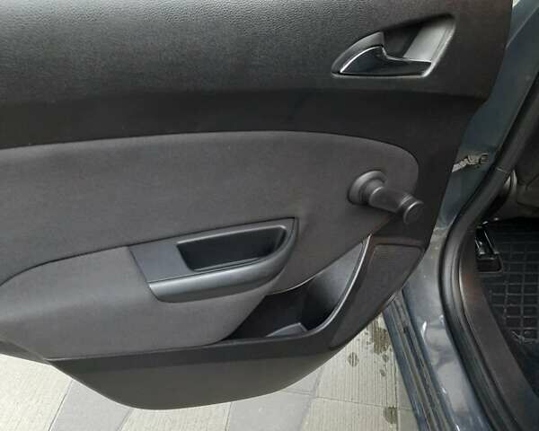 Серый Опель Астра, объемом двигателя 1.36 л и пробегом 197 тыс. км за 6700 $, фото 6 на Automoto.ua