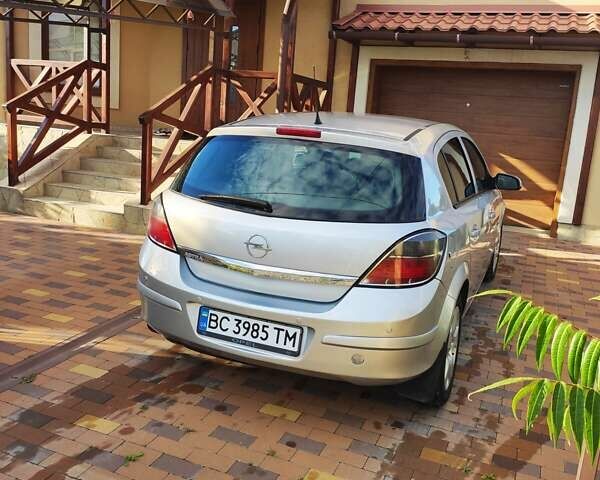 Серый Опель Астра, объемом двигателя 1.6 л и пробегом 139 тыс. км за 5999 $, фото 7 на Automoto.ua