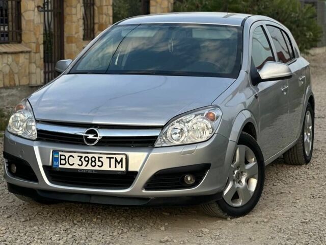 Серый Опель Астра, объемом двигателя 1.6 л и пробегом 139 тыс. км за 5600 $, фото 1 на Automoto.ua