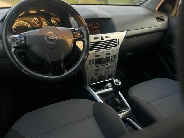 Серый Опель Астра, объемом двигателя 1.6 л и пробегом 139 тыс. км за 5600 $, фото 12 на Automoto.ua