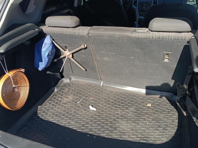 Опель Астра 2015 у Сумах на Automoto.ua Сірий Опель Астра, об'ємом двигуна 0 л та пробігом 180 тис. км за 955 $, фото 10 на Automoto.ua