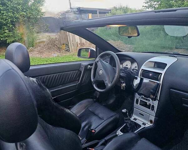 Серый Опель Астра, объемом двигателя 2.2 л и пробегом 212 тыс. км за 3700 $, фото 15 на Automoto.ua