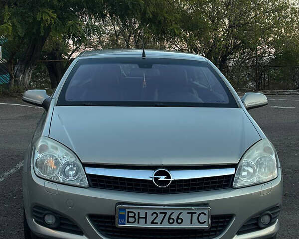 Серый Опель Астра, объемом двигателя 1.6 л и пробегом 220 тыс. км за 5500 $, фото 1 на Automoto.ua