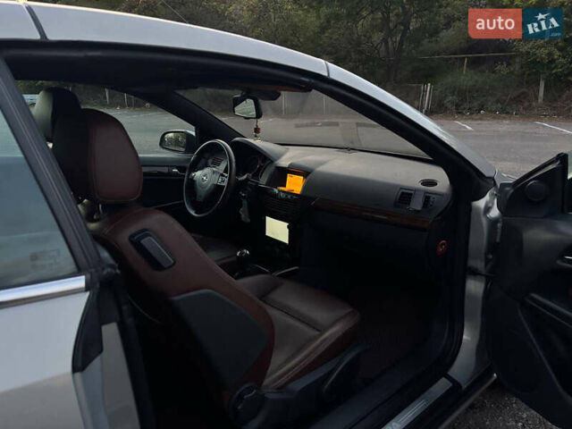 Серый Опель Астра, объемом двигателя 1.6 л и пробегом 220 тыс. км за 5500 $, фото 6 на Automoto.ua