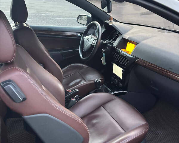 Серый Опель Астра, объемом двигателя 1.6 л и пробегом 220 тыс. км за 5500 $, фото 4 на Automoto.ua