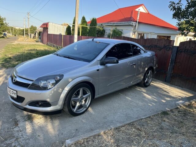 Серый Опель Астра, объемом двигателя 1.6 л и пробегом 166 тыс. км за 6300 $, фото 1 на Automoto.ua