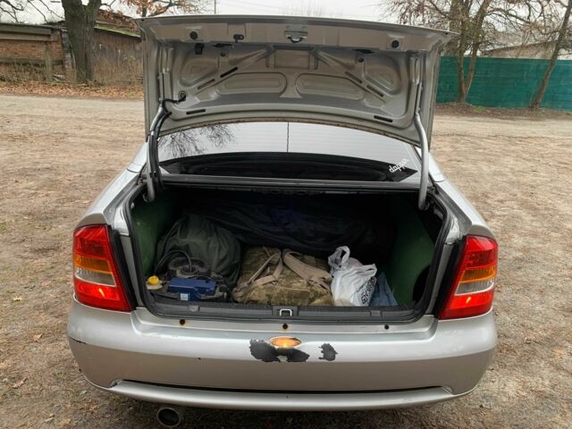 Серый Опель Астра, объемом двигателя 1.8 л и пробегом 220 тыс. км за 2837 $, фото 16 на Automoto.ua