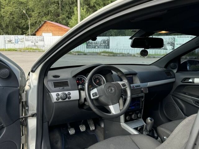 Серый Опель Астра, объемом двигателя 1.9 л и пробегом 337 тыс. км за 5650 $, фото 4 на Automoto.ua