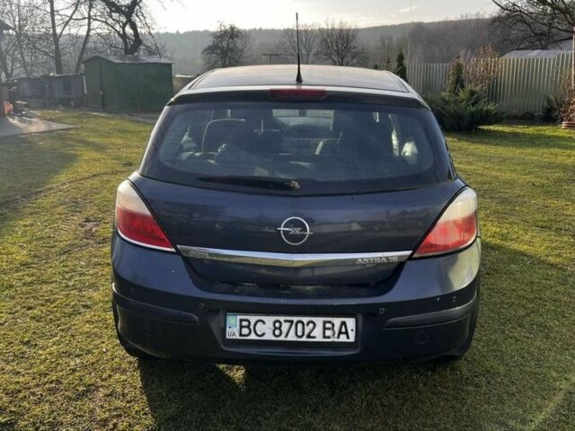 Серый Опель Астра, объемом двигателя 1.6 л и пробегом 220 тыс. км за 4900 $, фото 2 на Automoto.ua