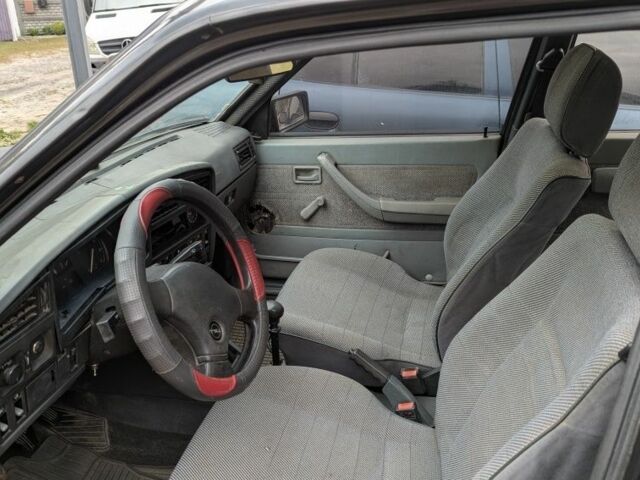 Серый Опель Астра, объемом двигателя 1.8 л и пробегом 350 тыс. км за 590 $, фото 5 на Automoto.ua