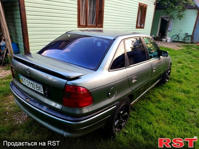 Сірий Опель Астра, об'ємом двигуна 1.4 л та пробігом 396 тис. км за 1300 $, фото 2 на Automoto.ua