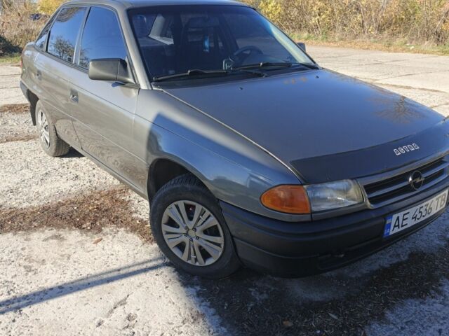 Серый Опель Астра, объемом двигателя 1.7 л и пробегом 320 тыс. км за 1194 $, фото 1 на Automoto.ua