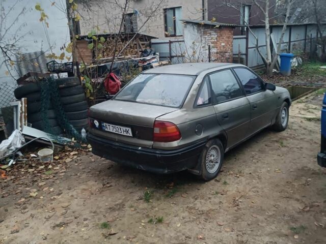 Серый Опель Астра, объемом двигателя 1.4 л и пробегом 280 тыс. км за 850 $, фото 1 на Automoto.ua