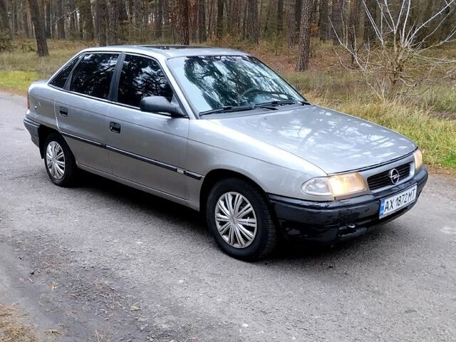 Серый Опель Астра, объемом двигателя 1.6 л и пробегом 0 тыс. км за 1700 $, фото 8 на Automoto.ua