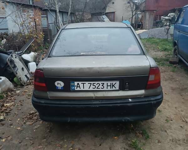 Серый Опель Астра, объемом двигателя 1.4 л и пробегом 187 тыс. км за 950 $, фото 1 на Automoto.ua