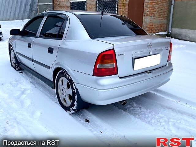 Серый Опель Астра, объемом двигателя 1.8 л и пробегом 400 тыс. км за 2400 $, фото 2 на Automoto.ua