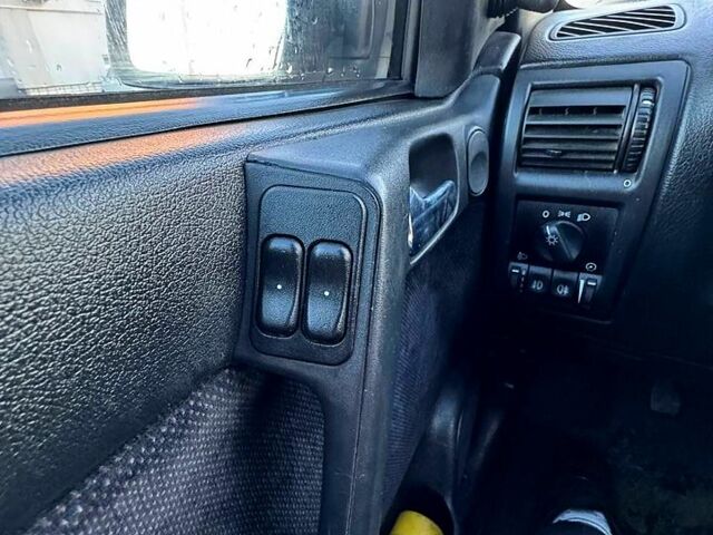 Сірий Опель Астра, об'ємом двигуна 1.8 л та пробігом 180 тис. км за 2400 $, фото 9 на Automoto.ua