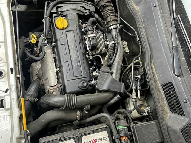 Серый Опель Астра, объемом двигателя 1.7 л и пробегом 250 тыс. км за 1750 $, фото 10 на Automoto.ua