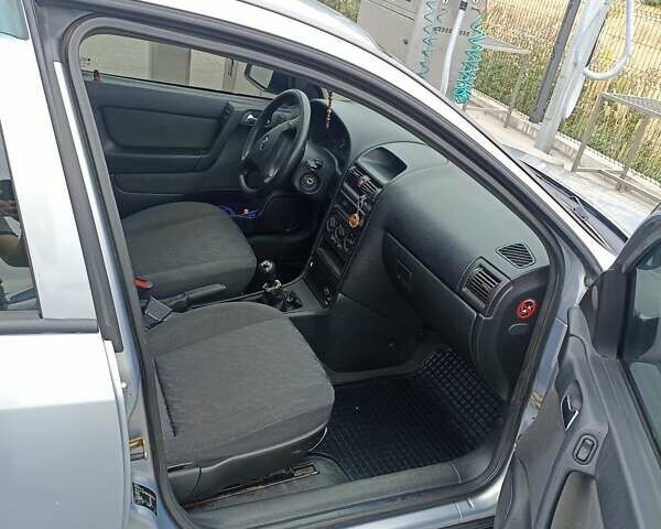 Сірий Опель Астра, об'ємом двигуна 1.6 л та пробігом 200 тис. км за 4000 $, фото 15 на Automoto.ua