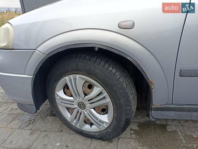 Сірий Опель Астра, об'ємом двигуна 1.6 л та пробігом 200 тис. км за 4000 $, фото 11 на Automoto.ua