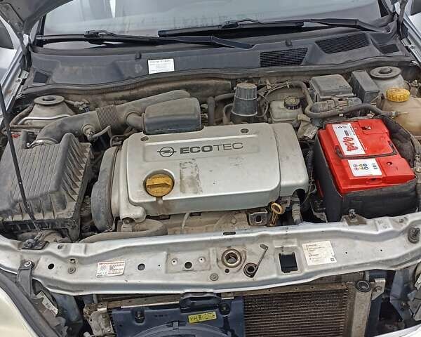 Сірий Опель Астра, об'ємом двигуна 1.6 л та пробігом 200 тис. км за 4000 $, фото 1 на Automoto.ua