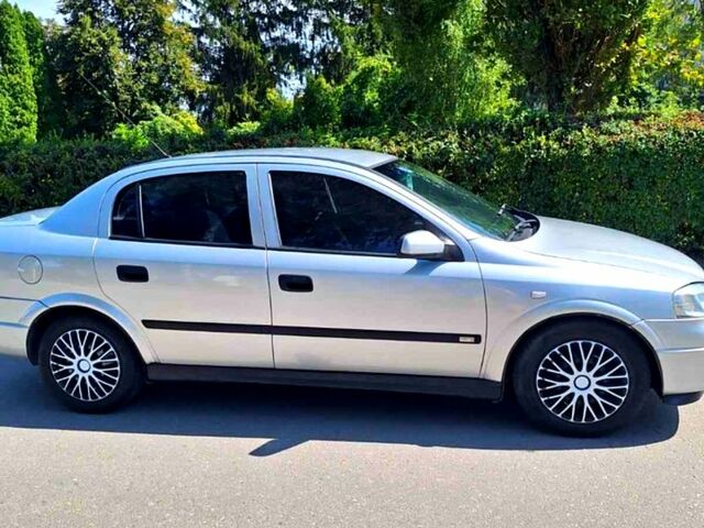 Серый Опель Астра, объемом двигателя 1.8 л и пробегом 0 тыс. км за 2400 $, фото 1 на Automoto.ua