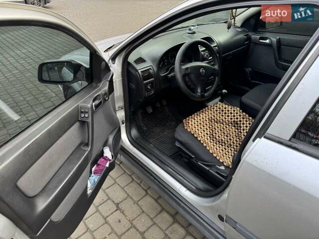 Серый Опель Астра, объемом двигателя 1.6 л и пробегом 420 тыс. км за 3500 $, фото 4 на Automoto.ua