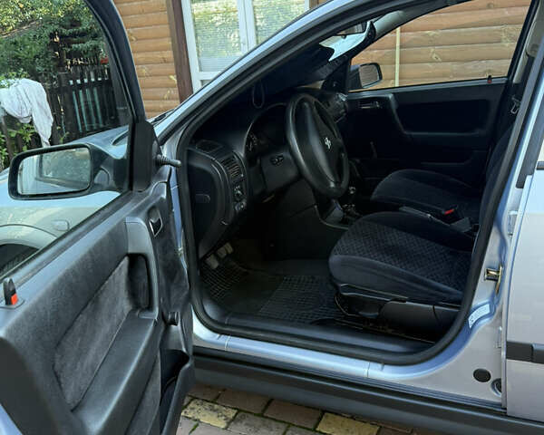 Сірий Опель Астра, об'ємом двигуна 1.4 л та пробігом 90 тис. км за 3500 $, фото 11 на Automoto.ua