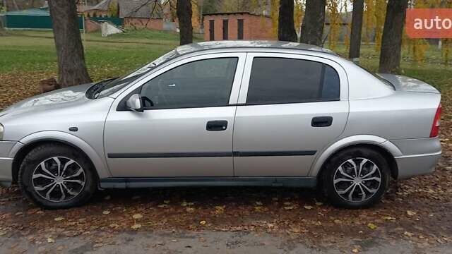 Серый Опель Астра, объемом двигателя 1.6 л и пробегом 140 тыс. км за 2900 $, фото 3 на Automoto.ua