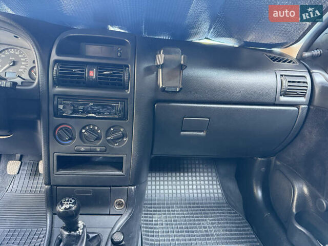 Сірий Опель Астра, об'ємом двигуна 1.4 л та пробігом 90 тис. км за 3500 $, фото 17 на Automoto.ua