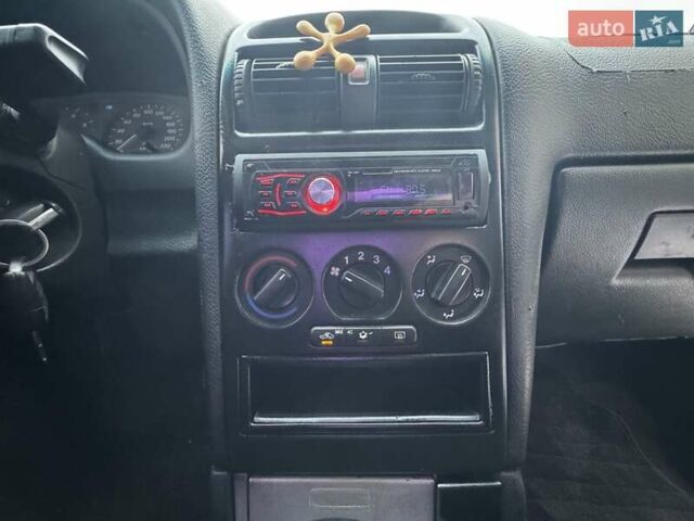 Сірий Опель Астра, об'ємом двигуна 1.6 л та пробігом 250 тис. км за 2999 $, фото 13 на Automoto.ua