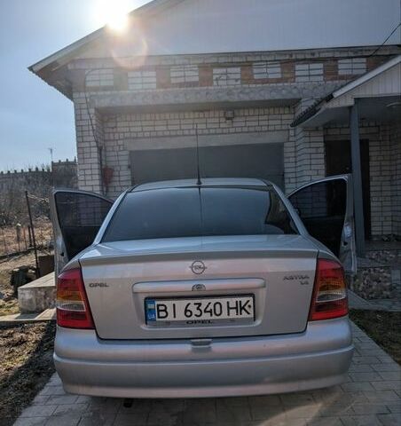 Серый Опель Астра, объемом двигателя 1.39 л и пробегом 153 тыс. км за 3000 $, фото 7 на Automoto.ua